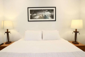 617 Hastings Street metres to the beach, Noosa